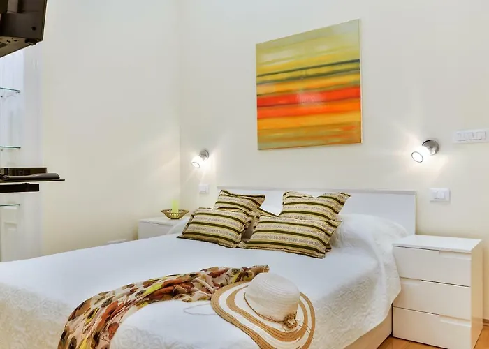 Noble Elegance Studio Отель