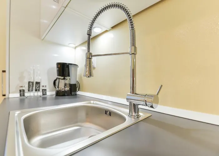 Noble Elegance Studio Отель *