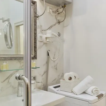 Noble Elegance Studio Apartment