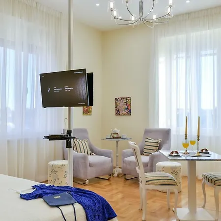 Noble Elegance Studio Apartment *
