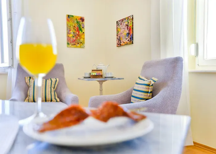 Готель Noble Elegance Studio